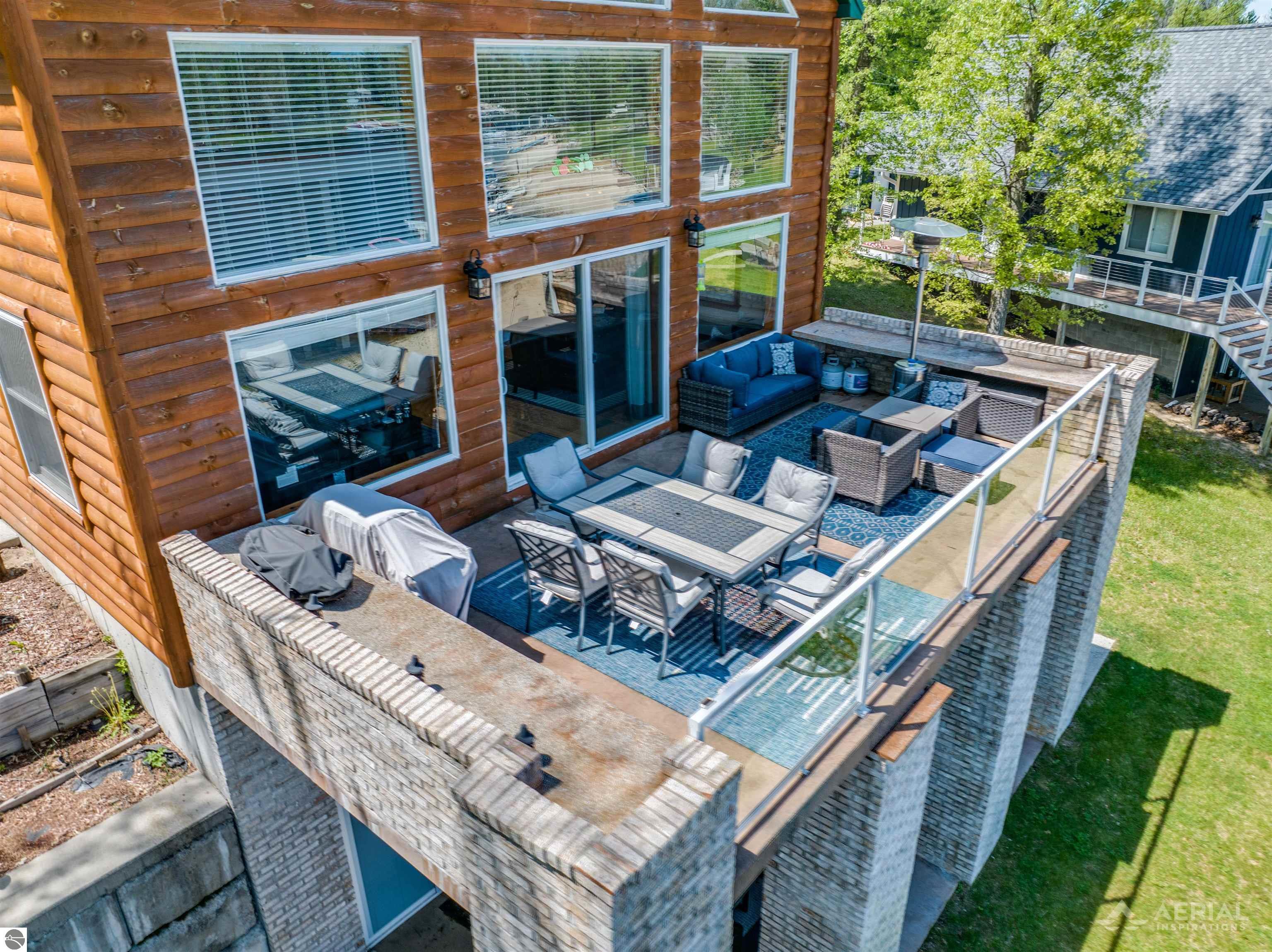 3319 S Ogemaw Trail