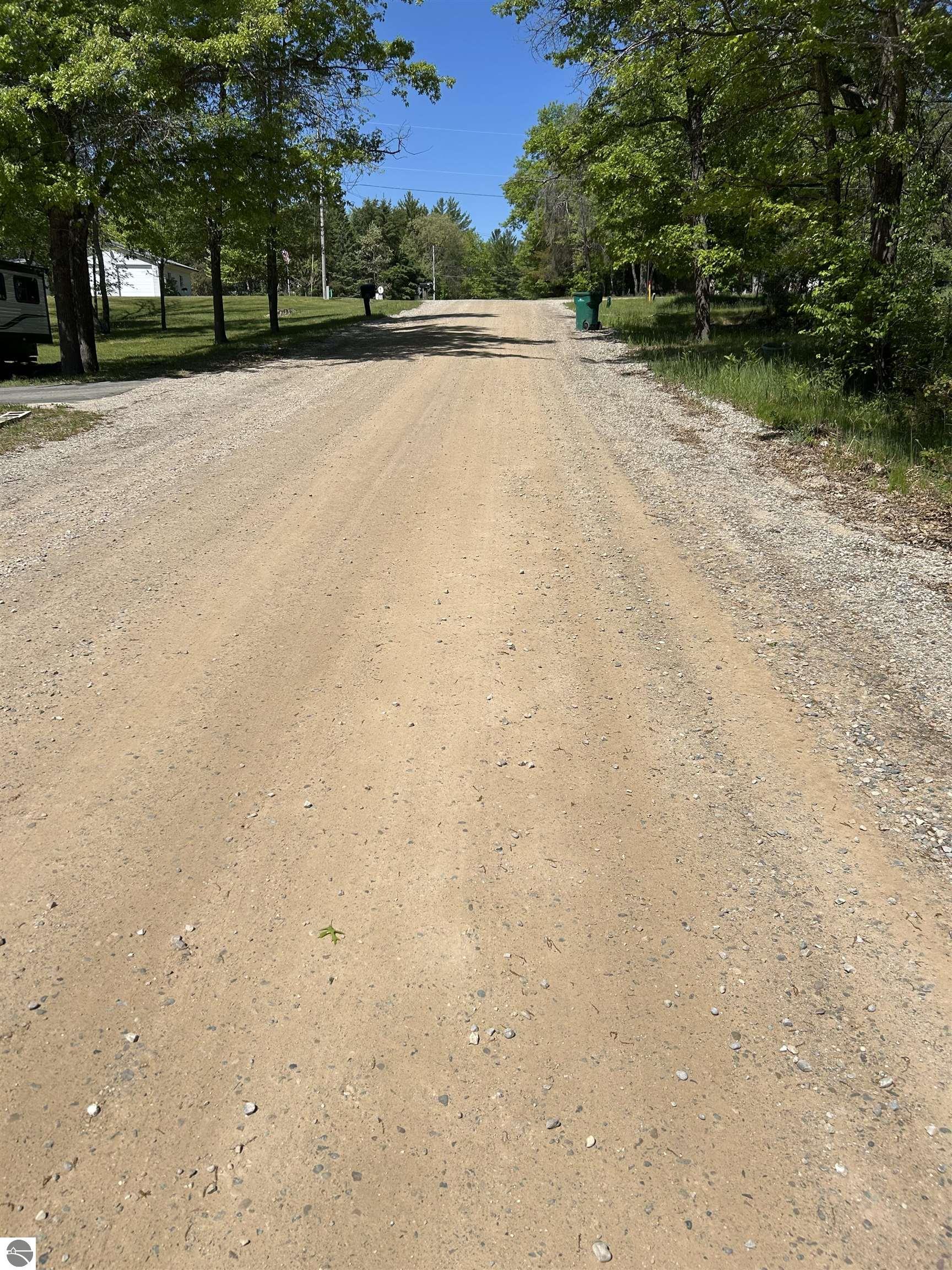 VL_737 Pontiac Trail