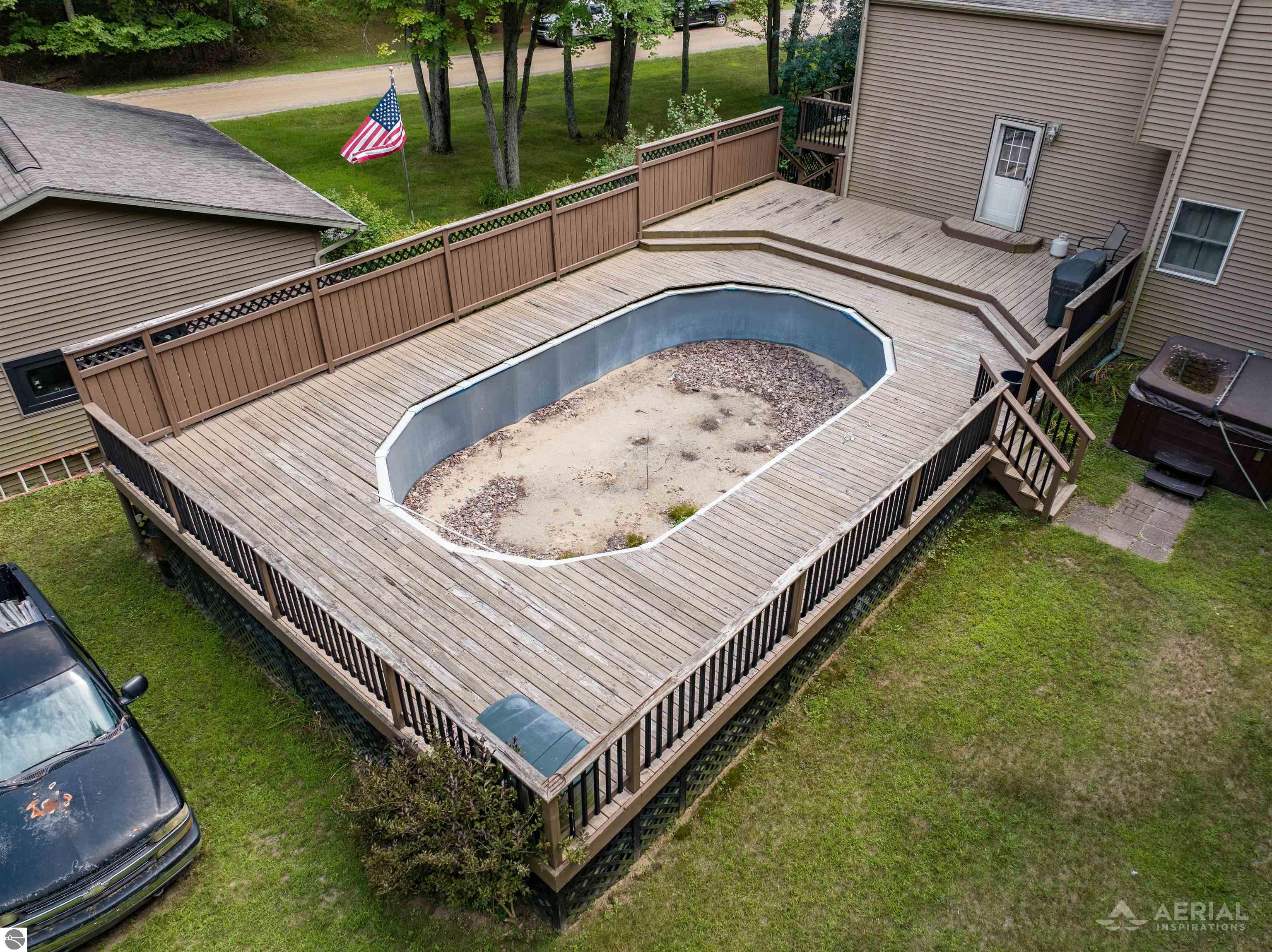 1741 N Ogemaw Trail