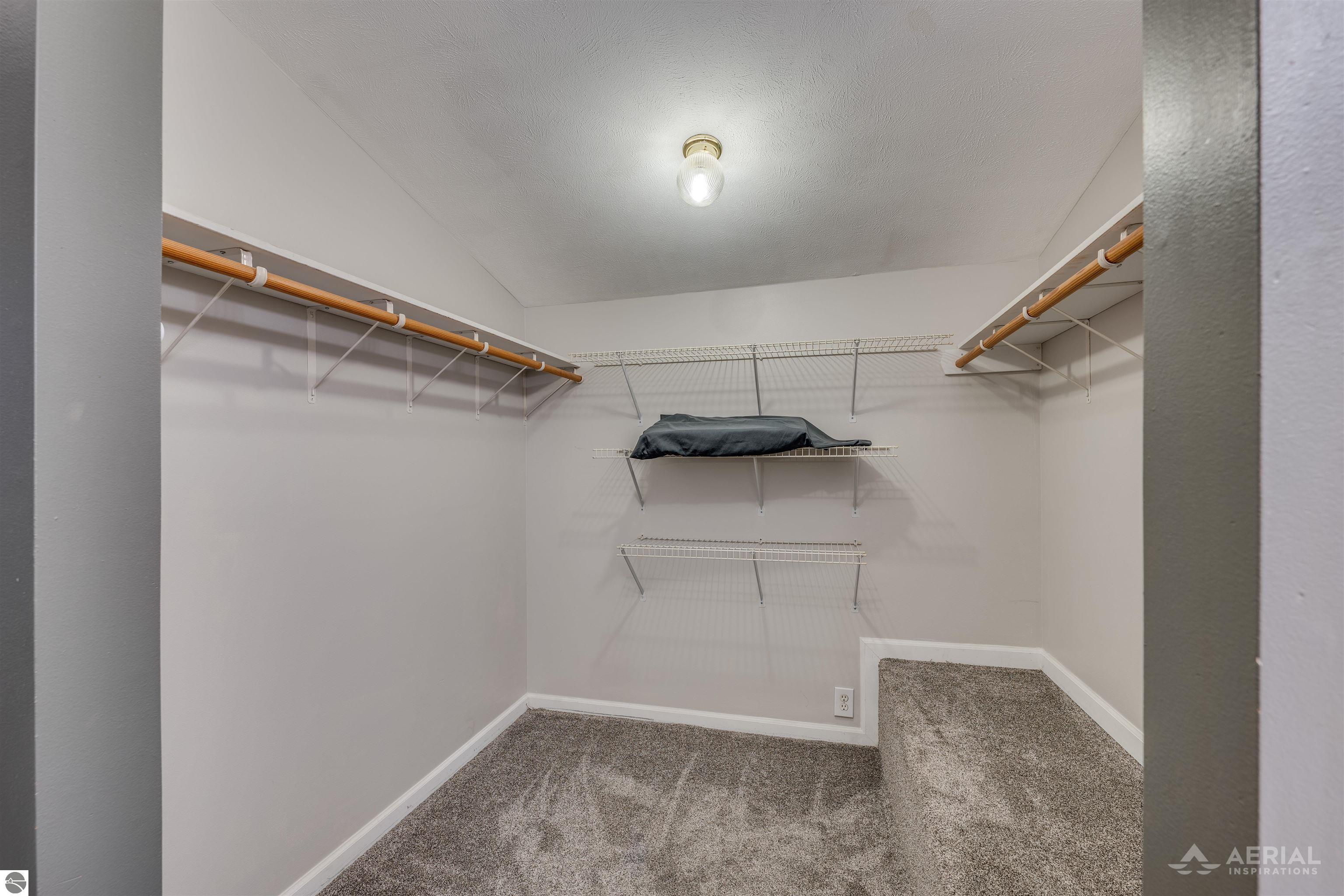 1741 N Ogemaw Trail