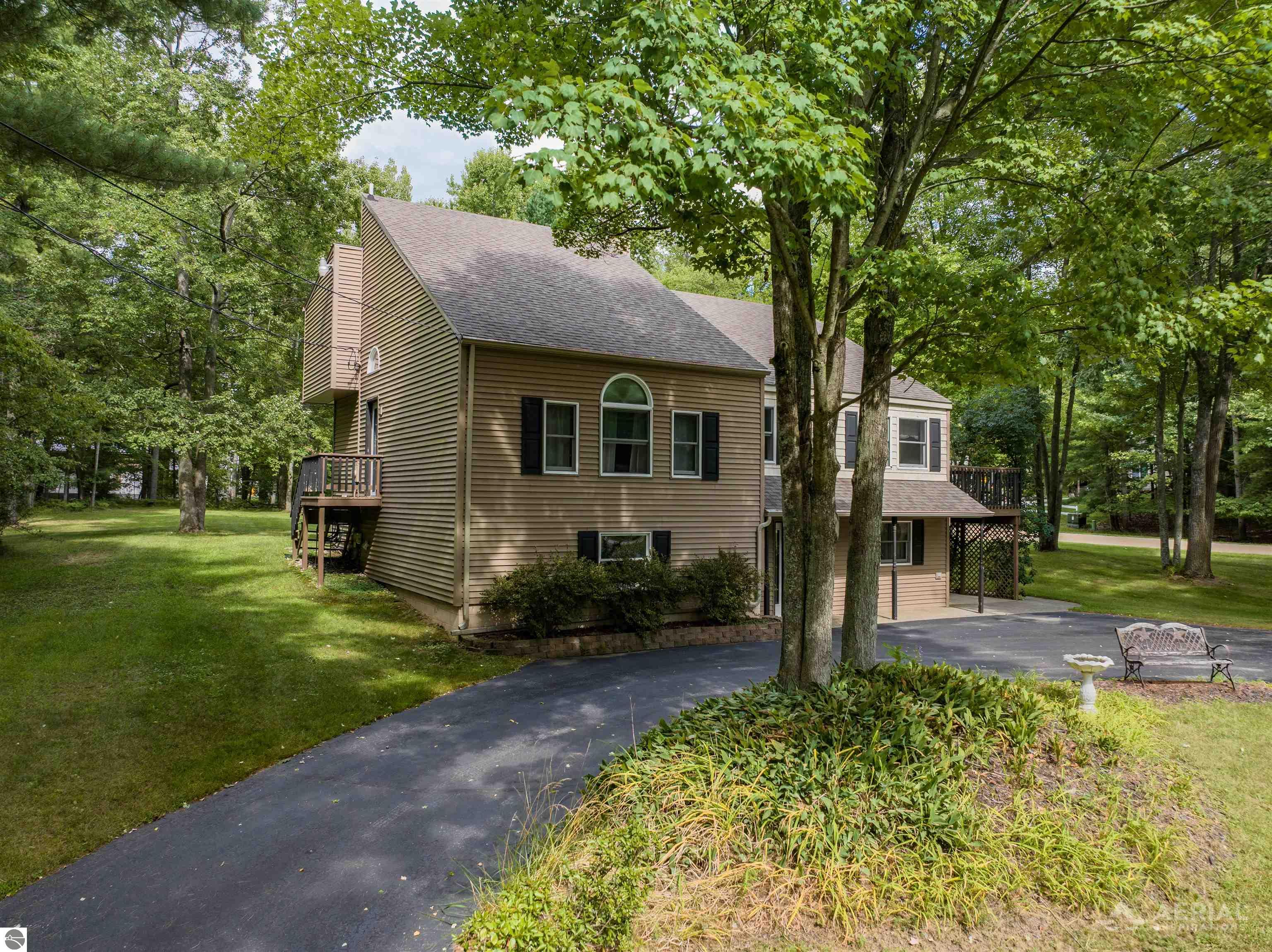 1741 N Ogemaw Trail