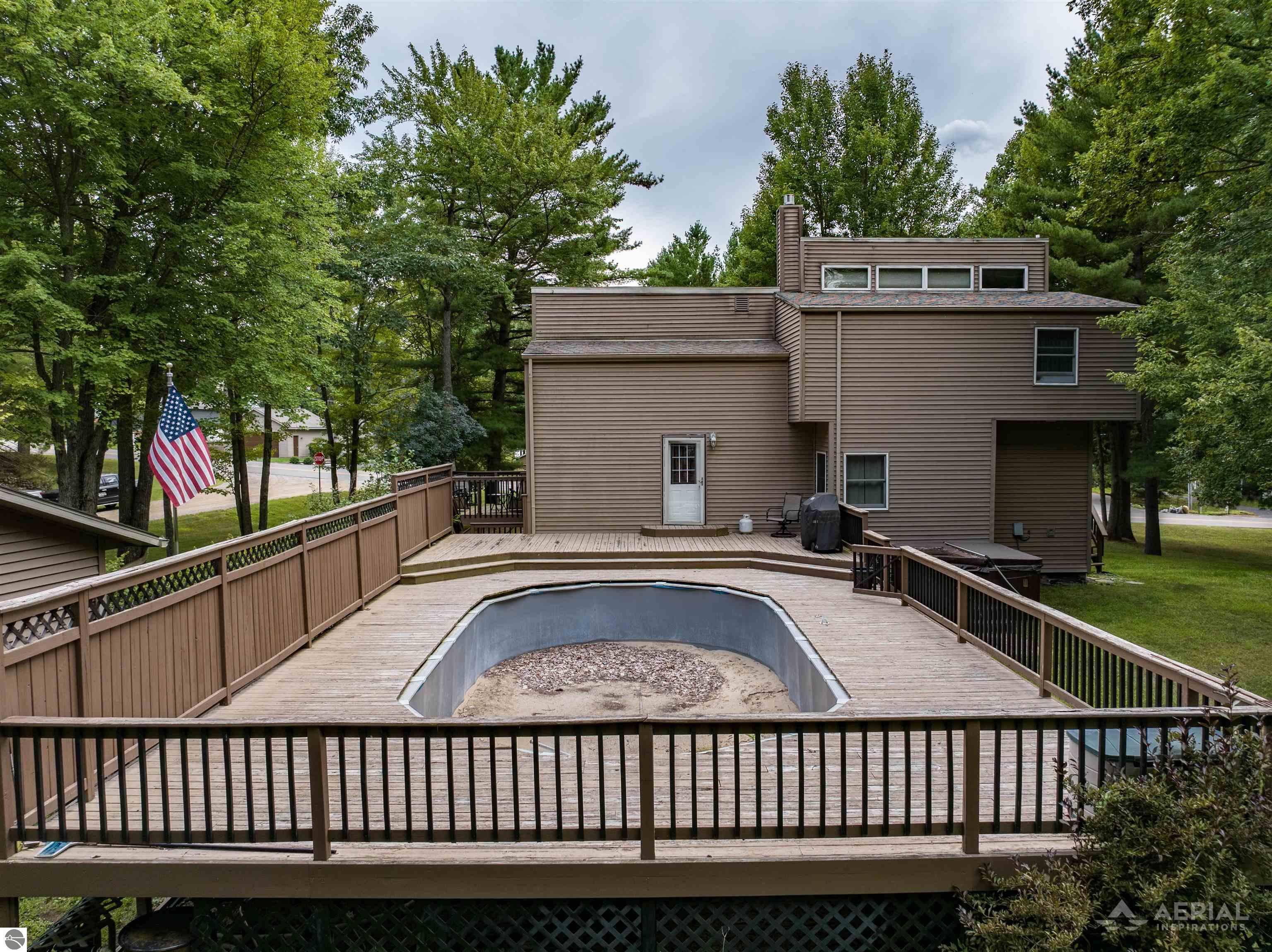 1741 N Ogemaw Trail