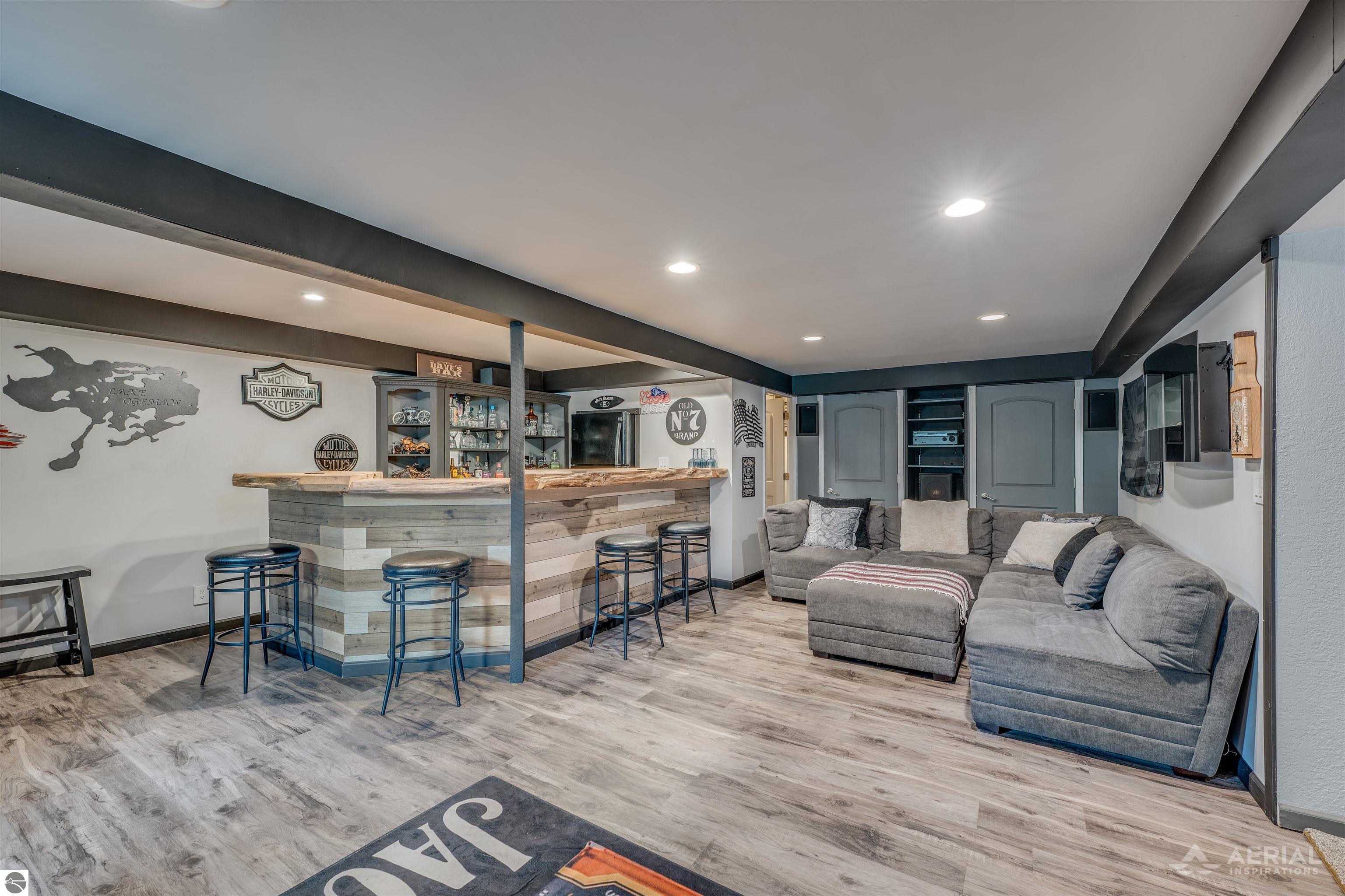 1741 N Ogemaw Trail