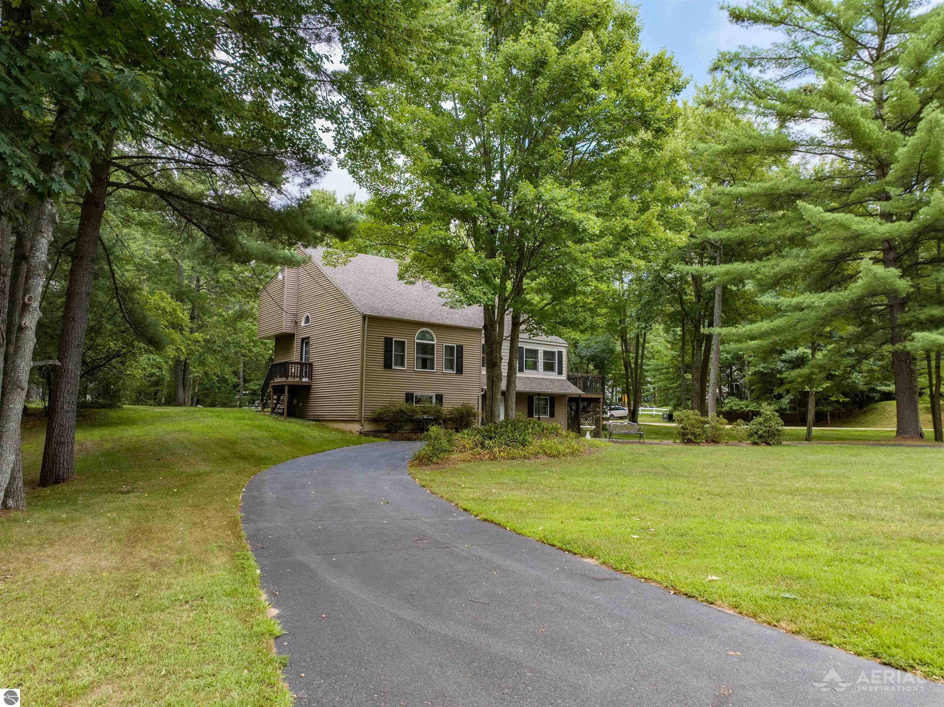 1741 N Ogemaw Trail