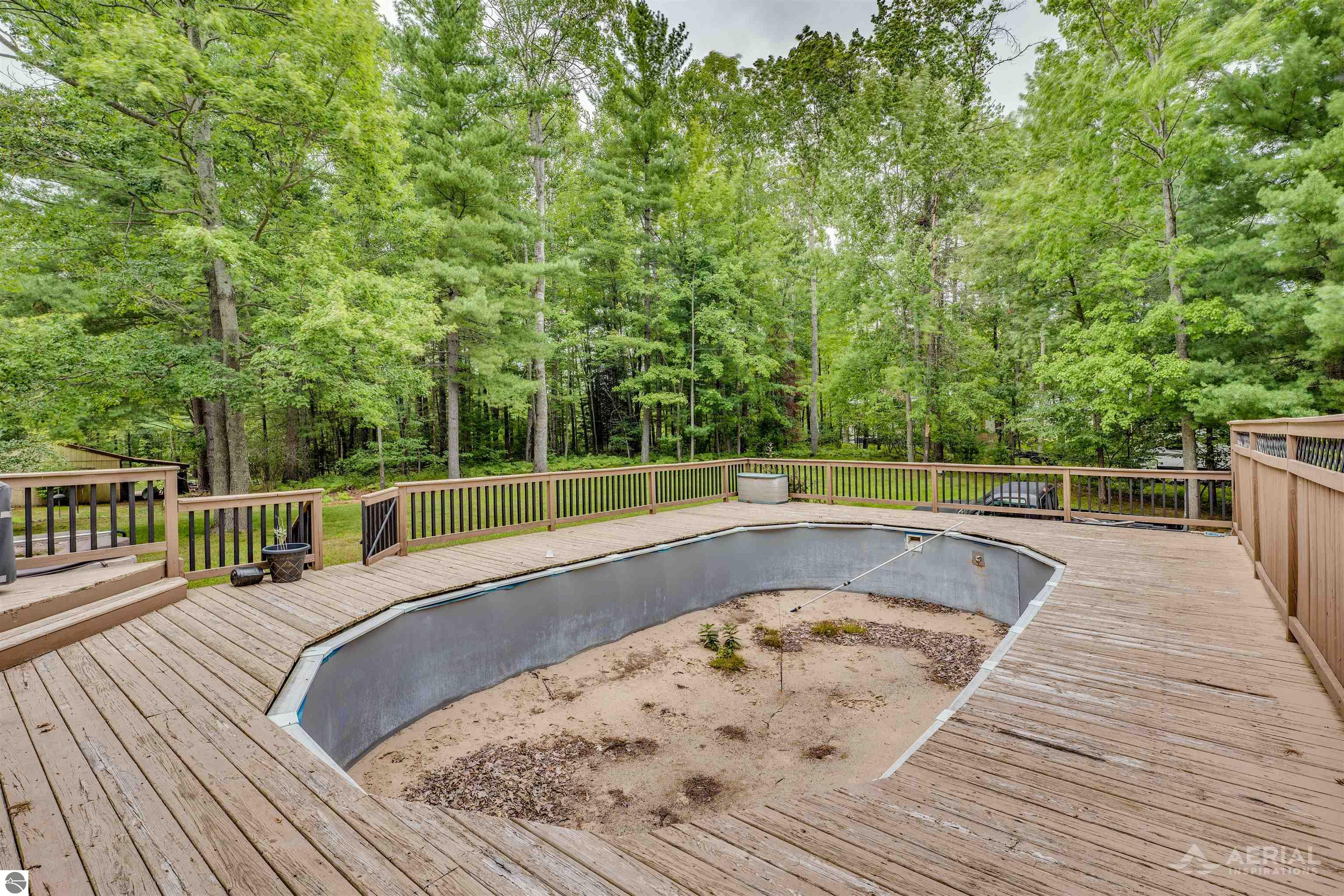 1741 N Ogemaw Trail