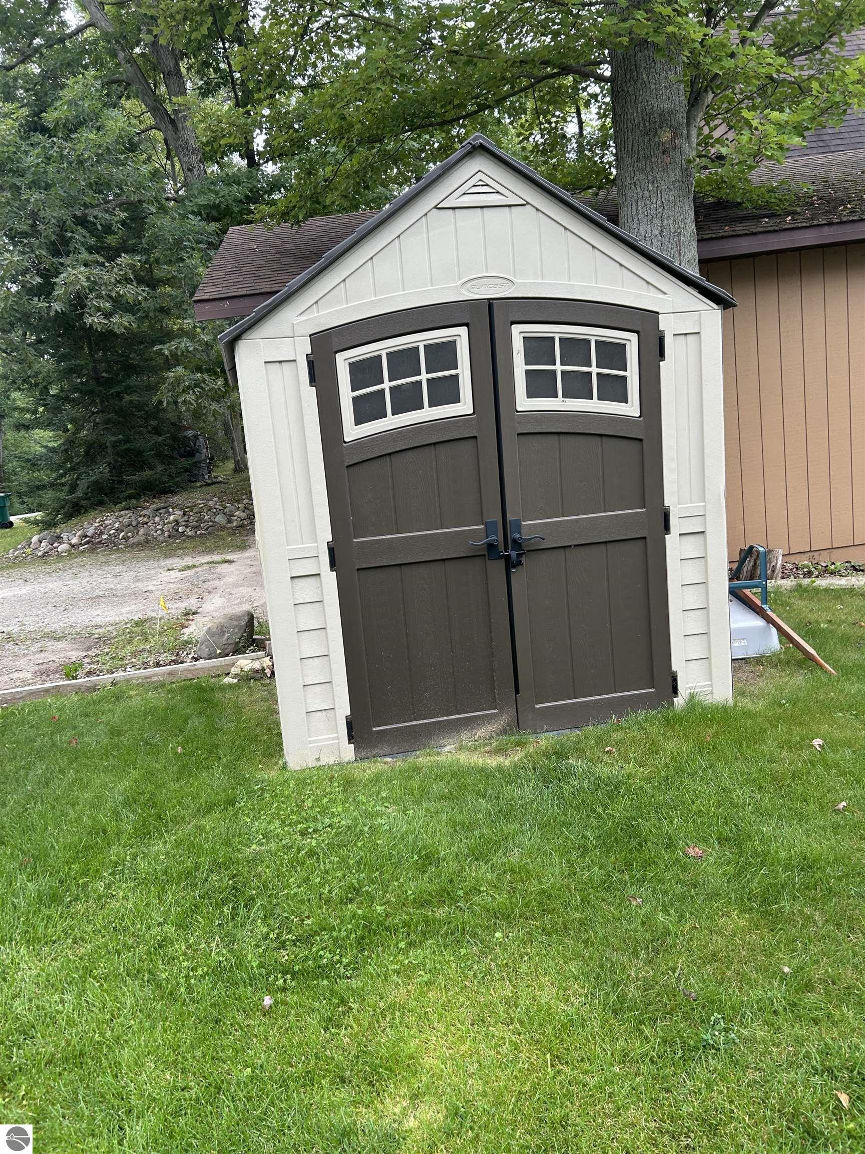 3168 N Ogemaw Trail