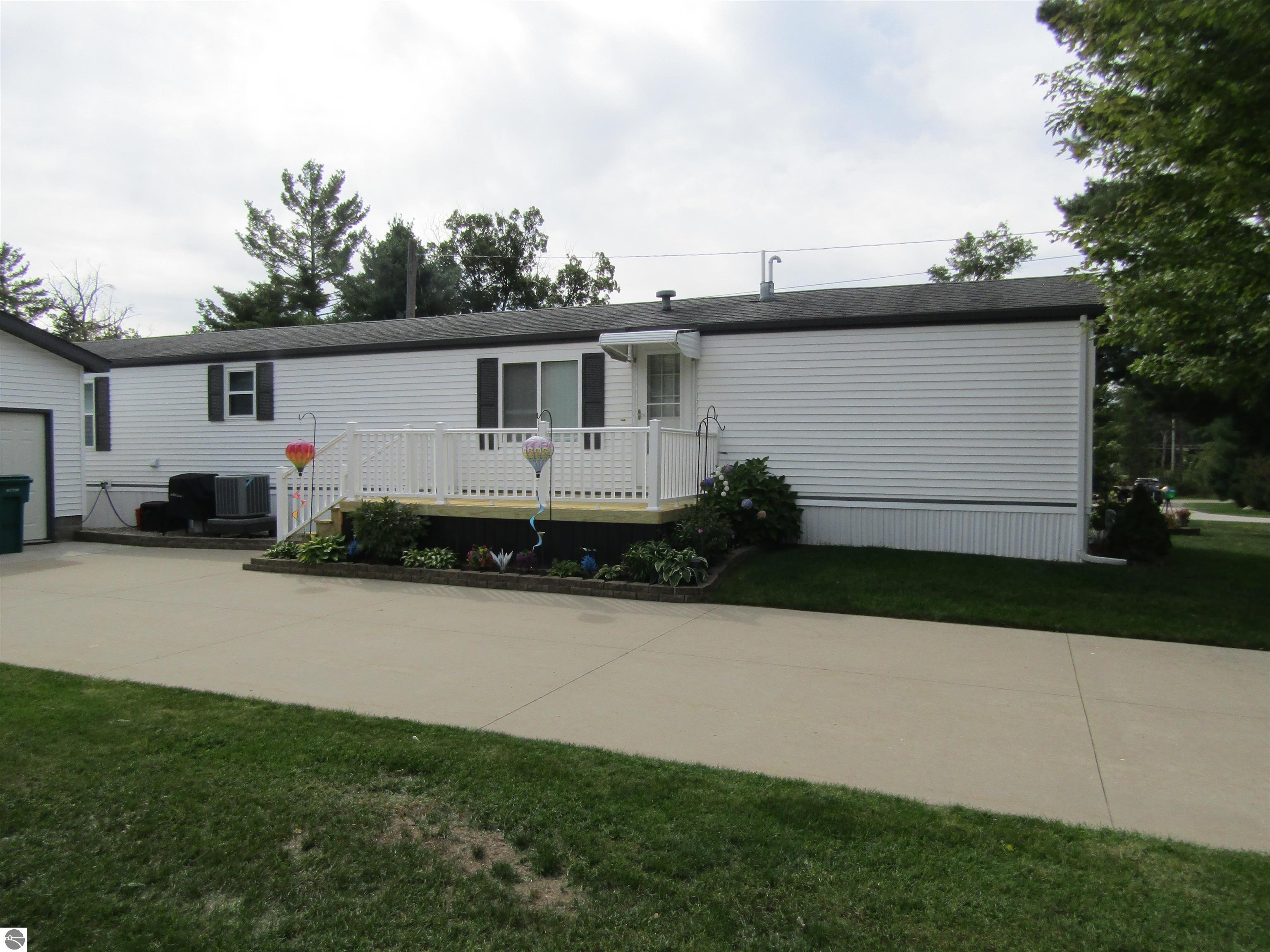 3287 Comanche Trail