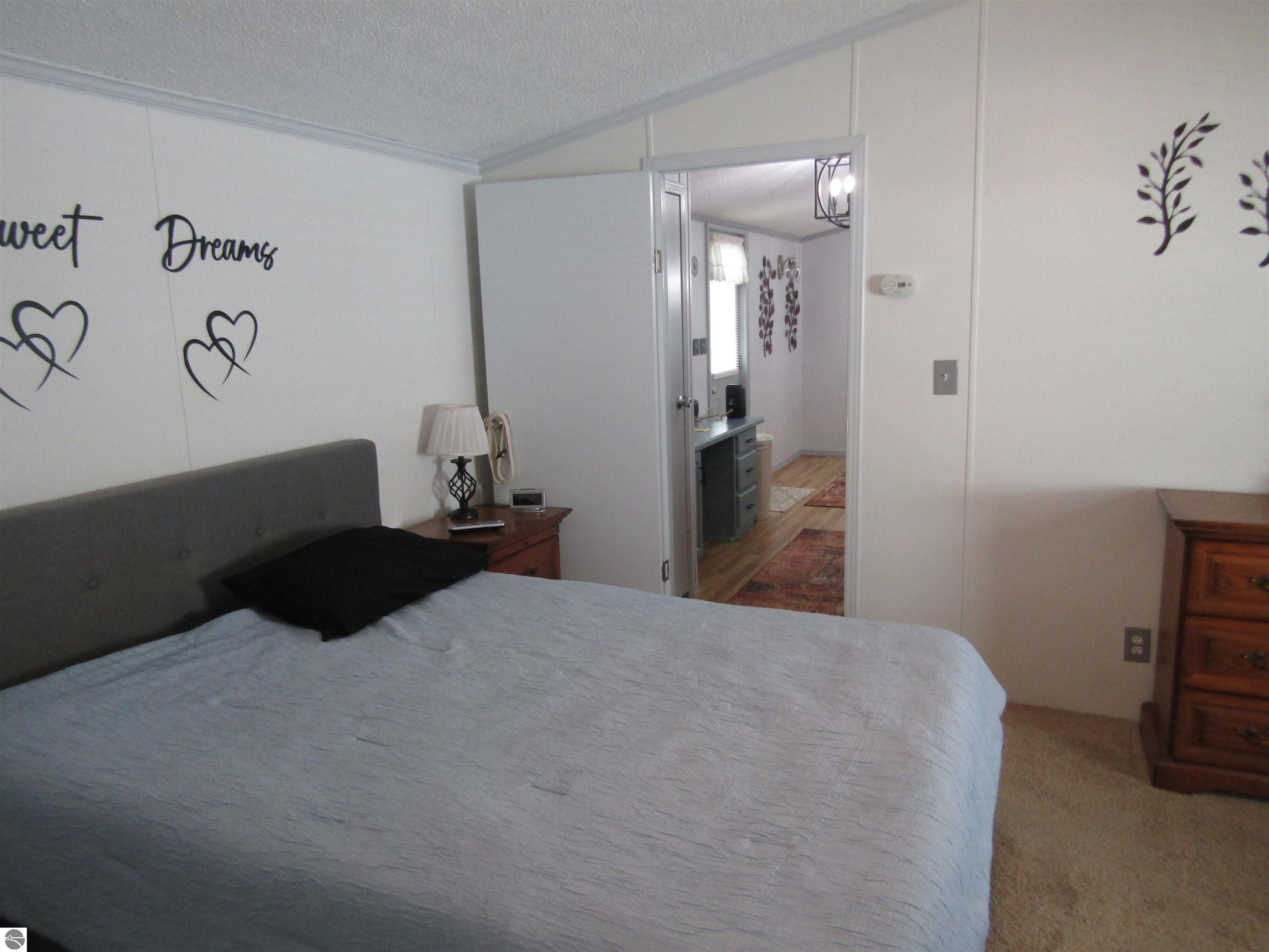 3287 Comanche Trail