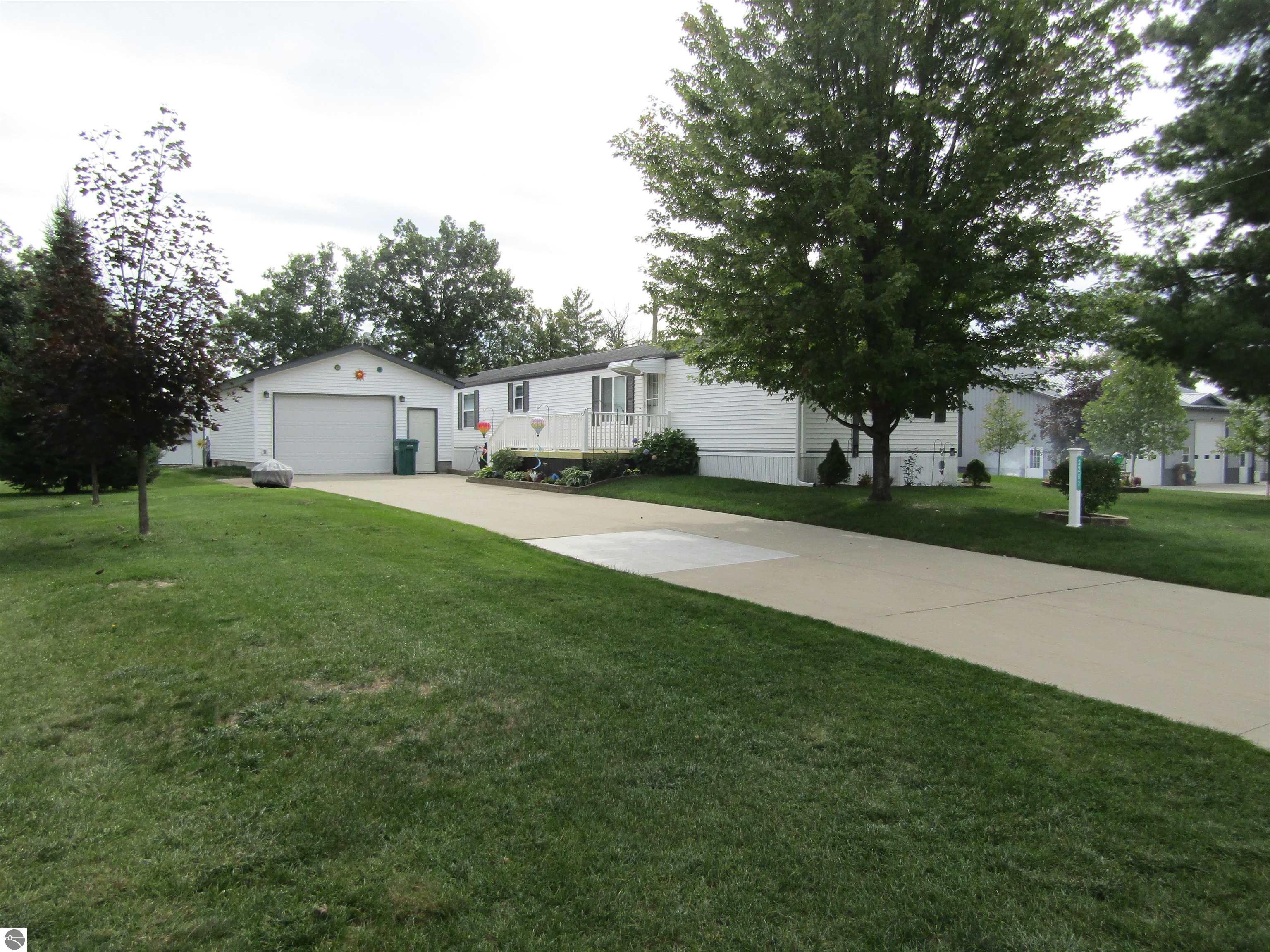 3287 Comanche Trail