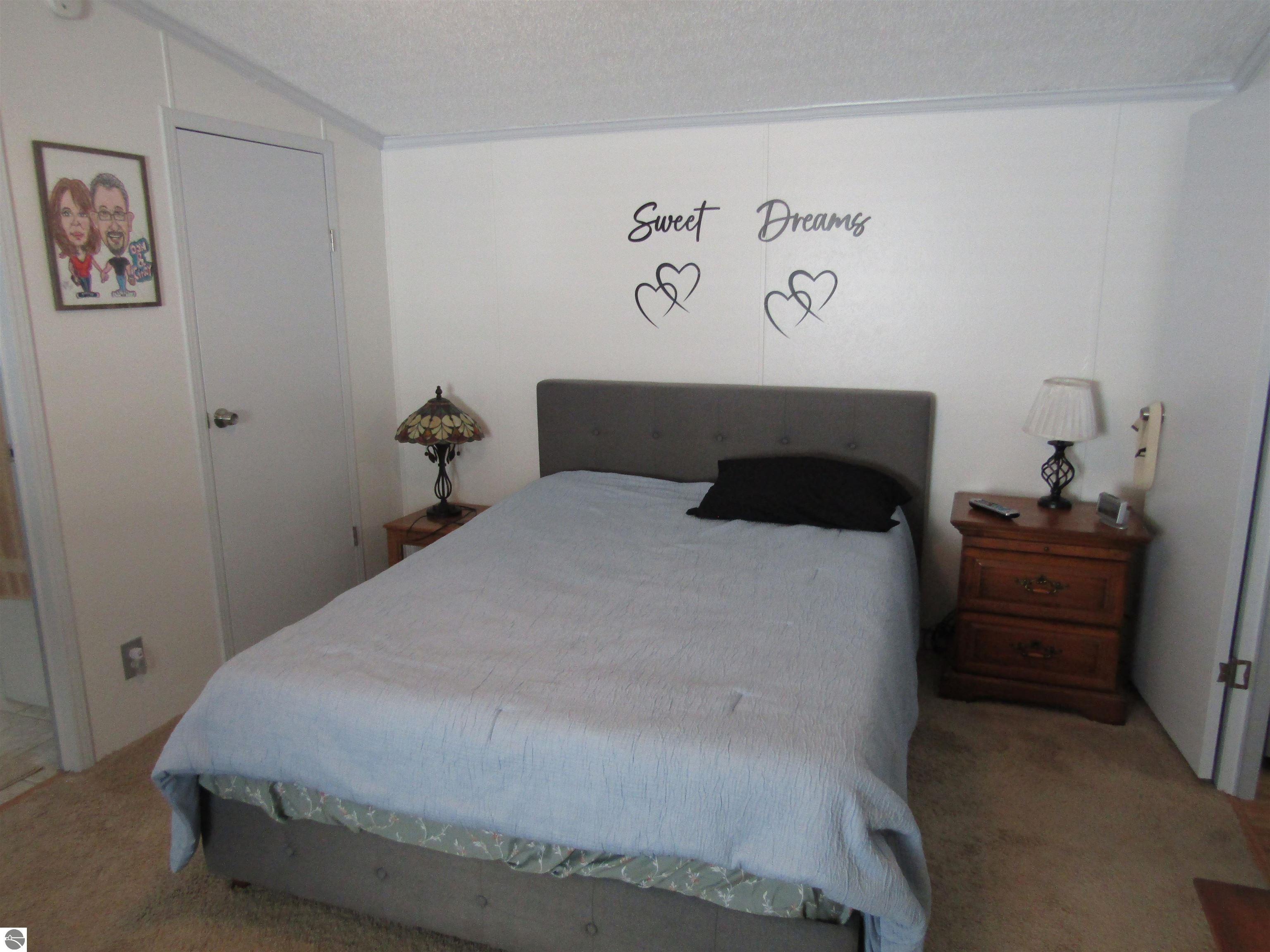 3287 Comanche Trail