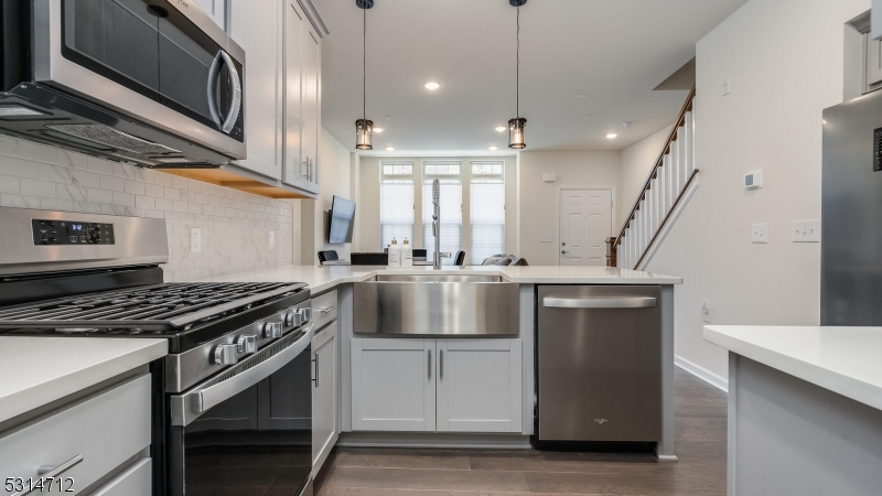 9 Sternadori Rd