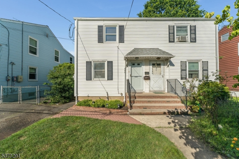 606 Thomas Pl
