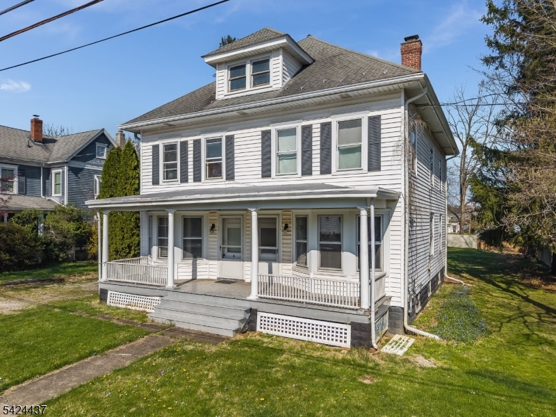 18 Center St