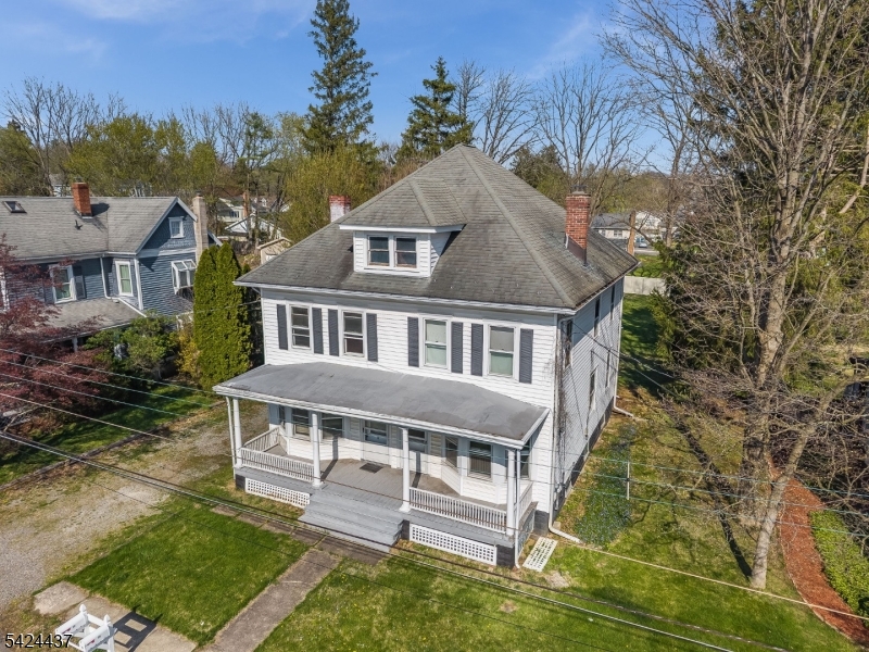 18 Center St