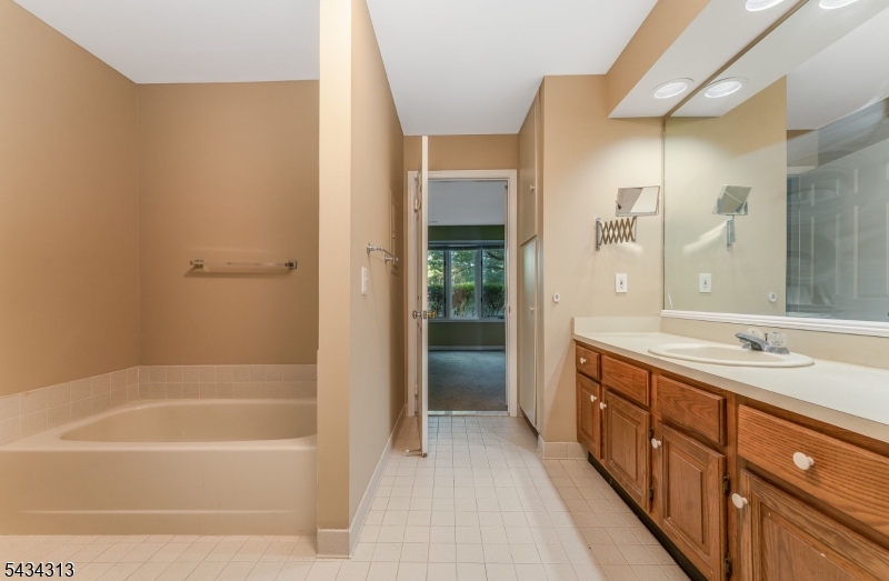 13 Augusta Dr