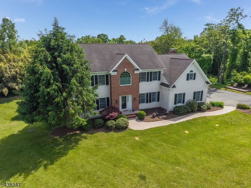 2 General Morgan Ln