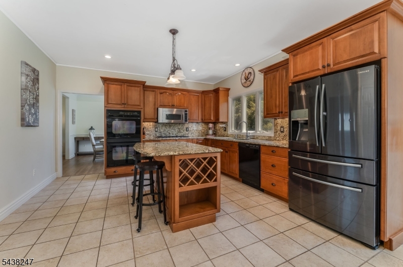 2 General Morgan Ln