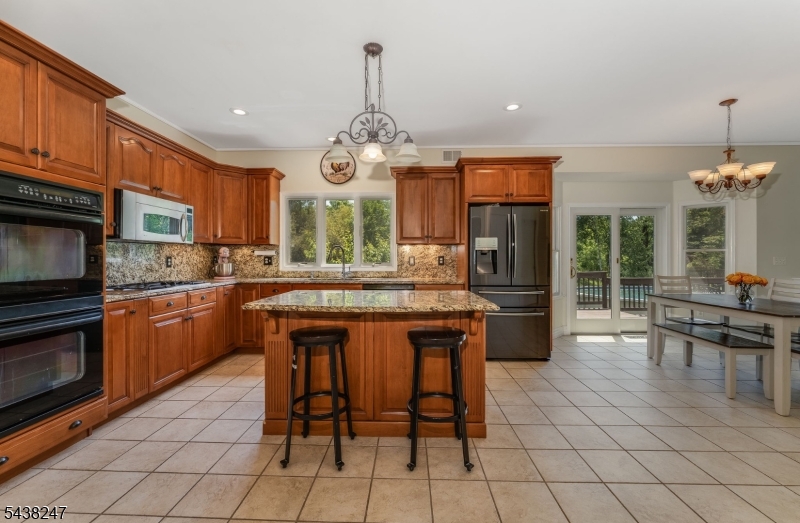 2 General Morgan Ln