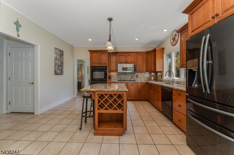 2 General Morgan Ln