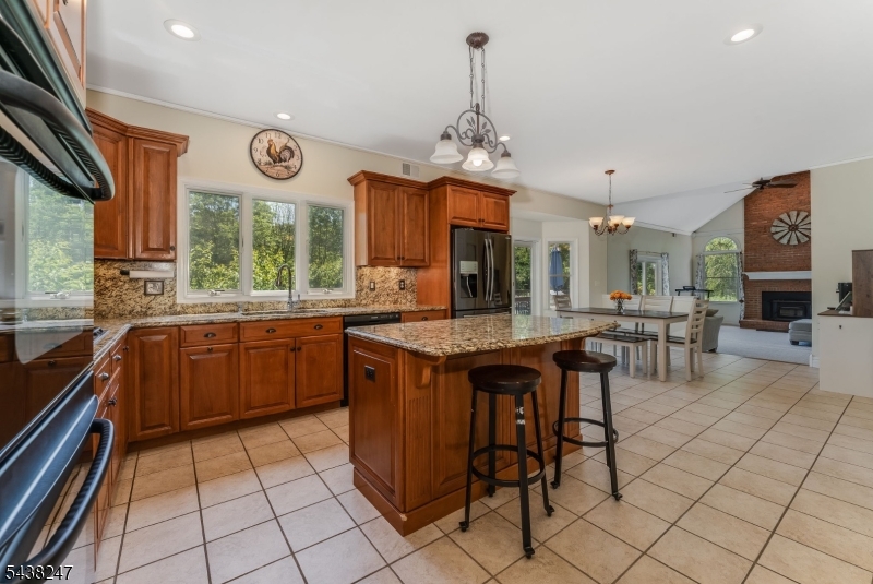 2 General Morgan Ln