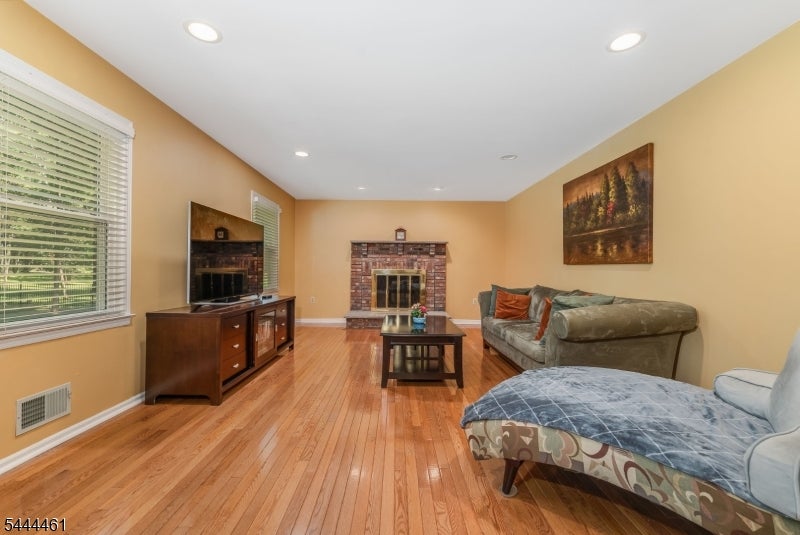 8 Kilmer Dr