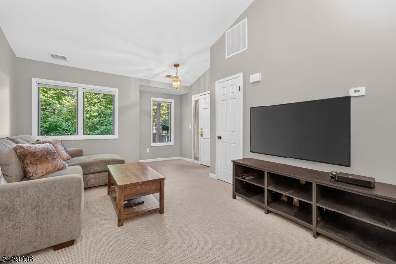 14 Augusta Dr