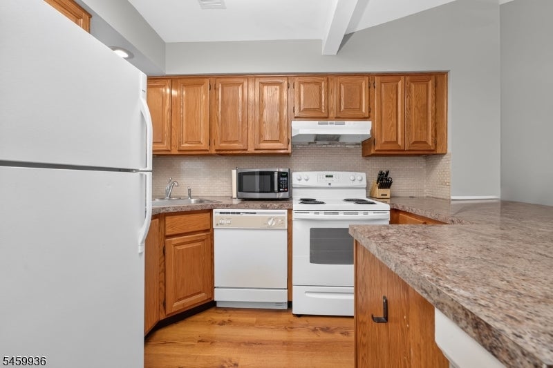 14 Augusta Dr