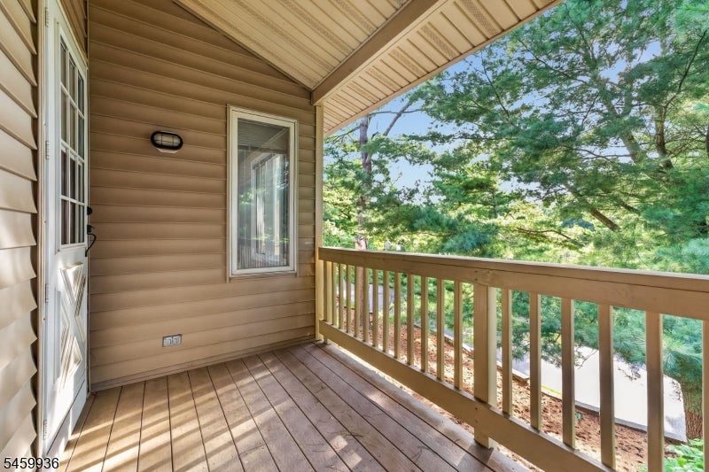 14 Augusta Dr