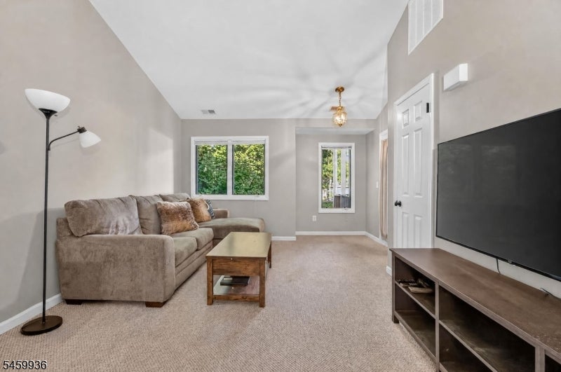 14 Augusta Dr