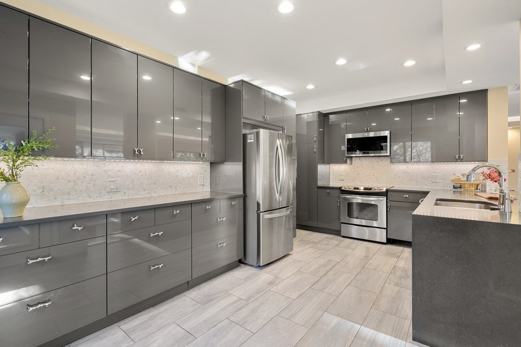 206 Allandale Rd # 2C