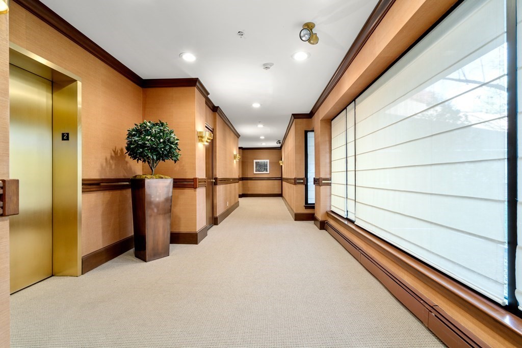 206 Allandale Rd # 2C