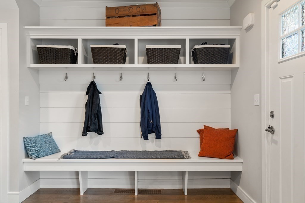 39 Hewlett St # 1