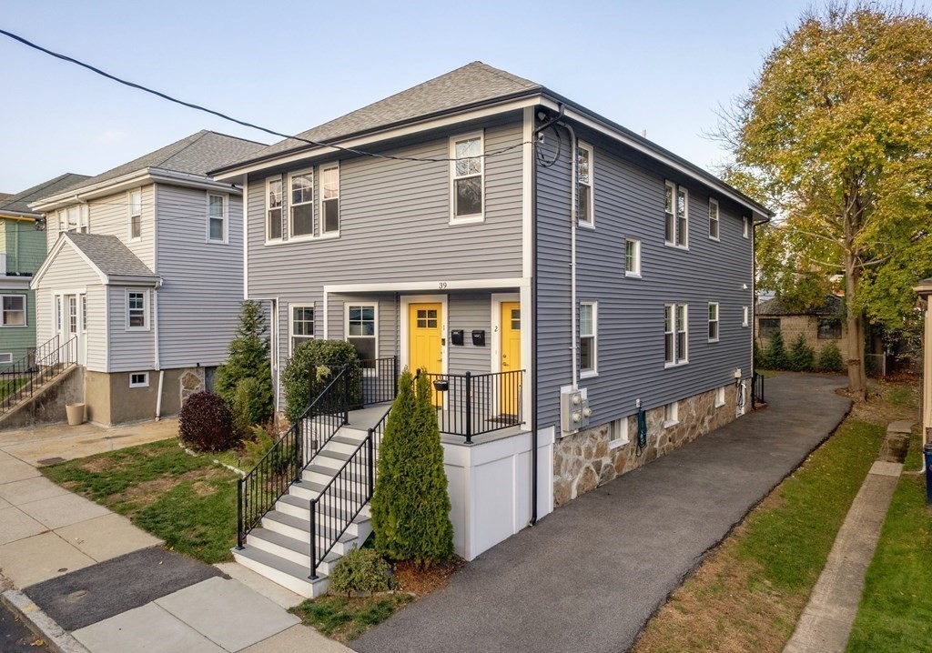 39 Hewlett St # 1