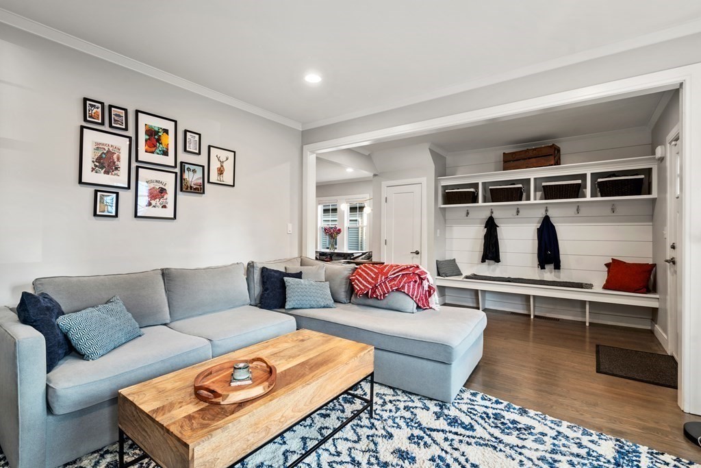 39 Hewlett St # 1