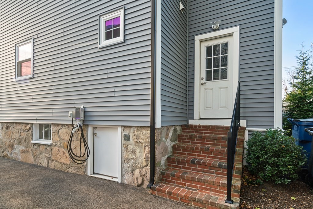 39 Hewlett St # 1
