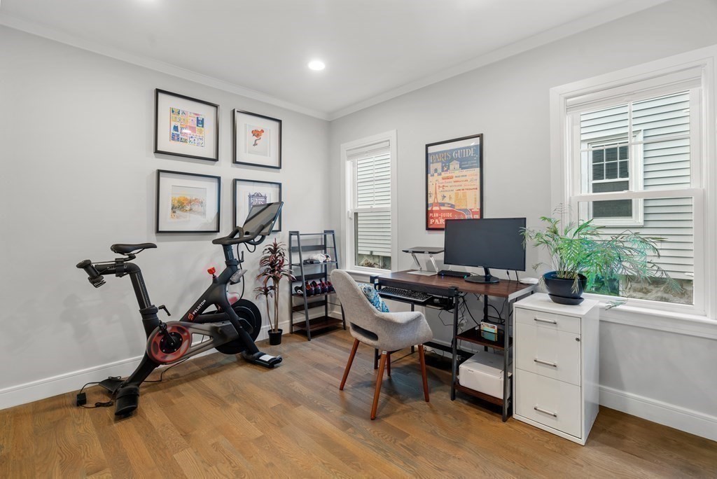 39 Hewlett St # 1