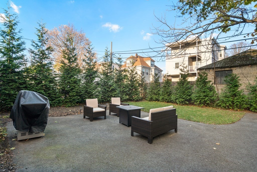 39 Hewlett St # 1