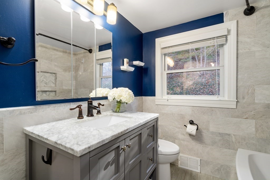 84 Riverview Cir