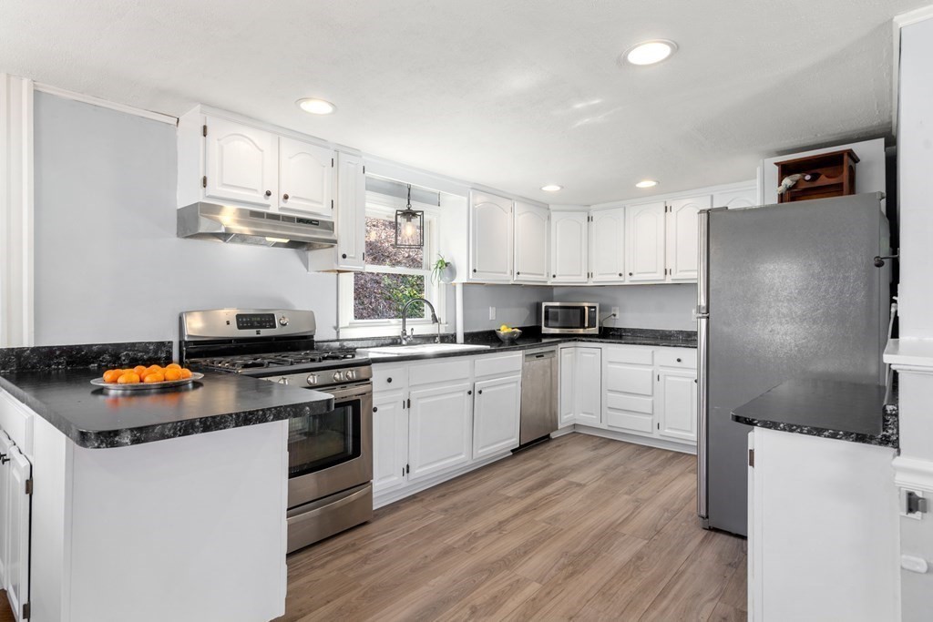 84 Riverview Cir