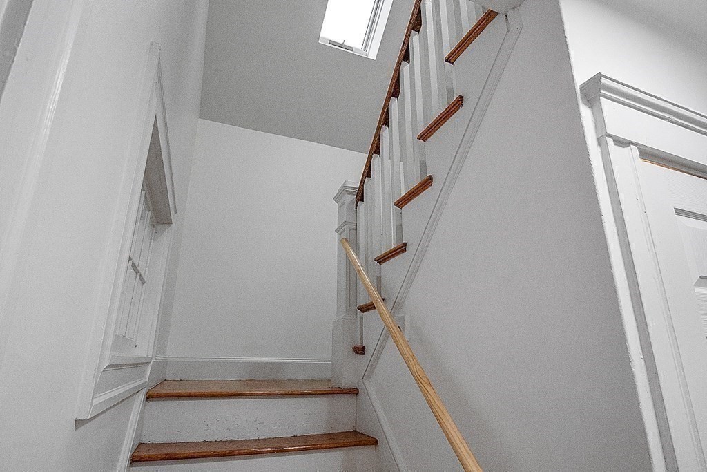 14 Circular Ave