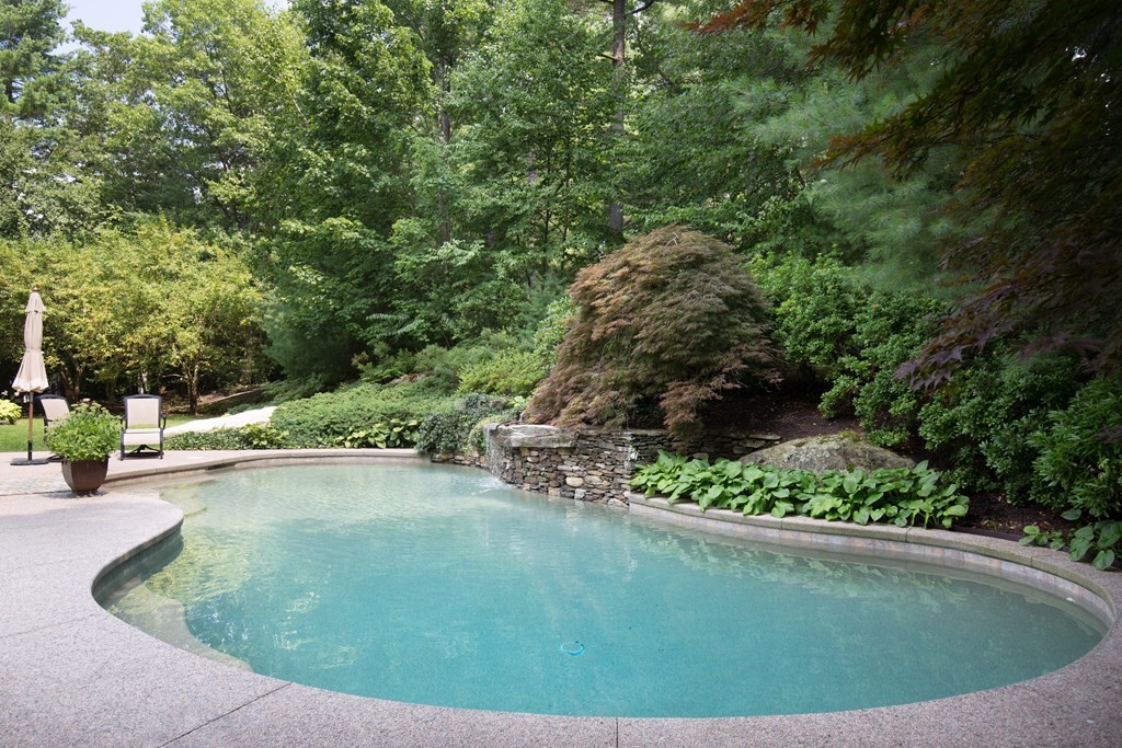 18 Candleberry Ln