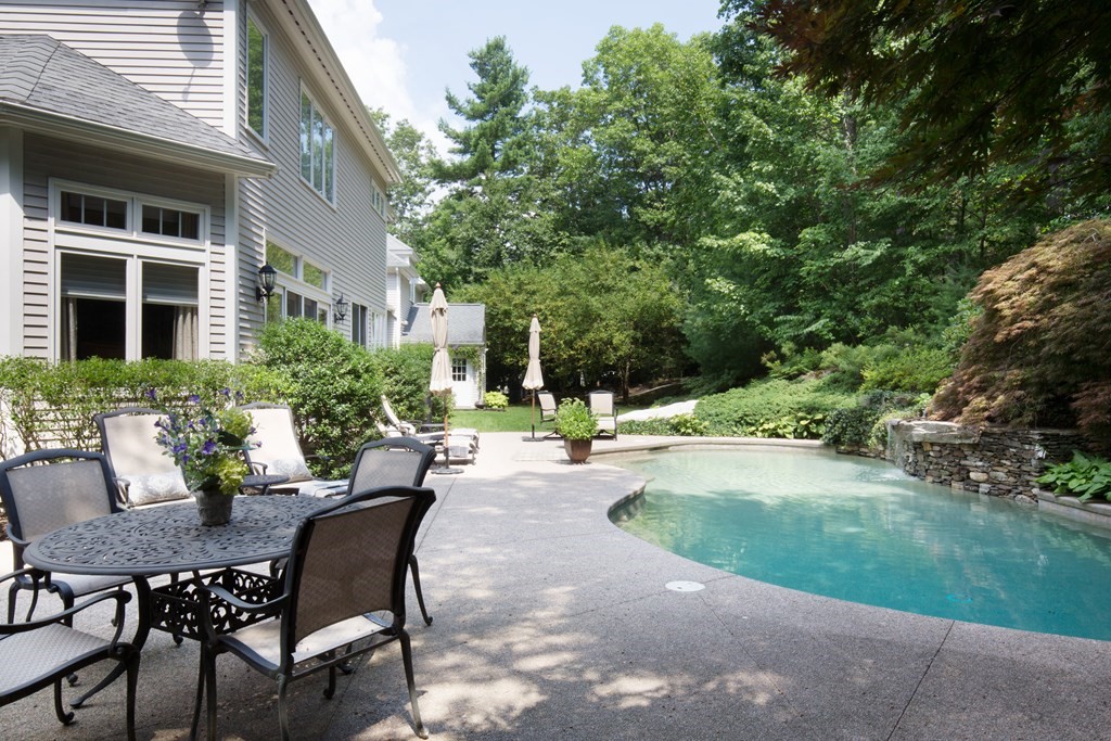 18 Candleberry Ln