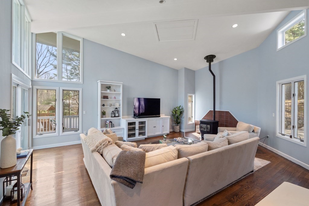 38 High Rock Rd