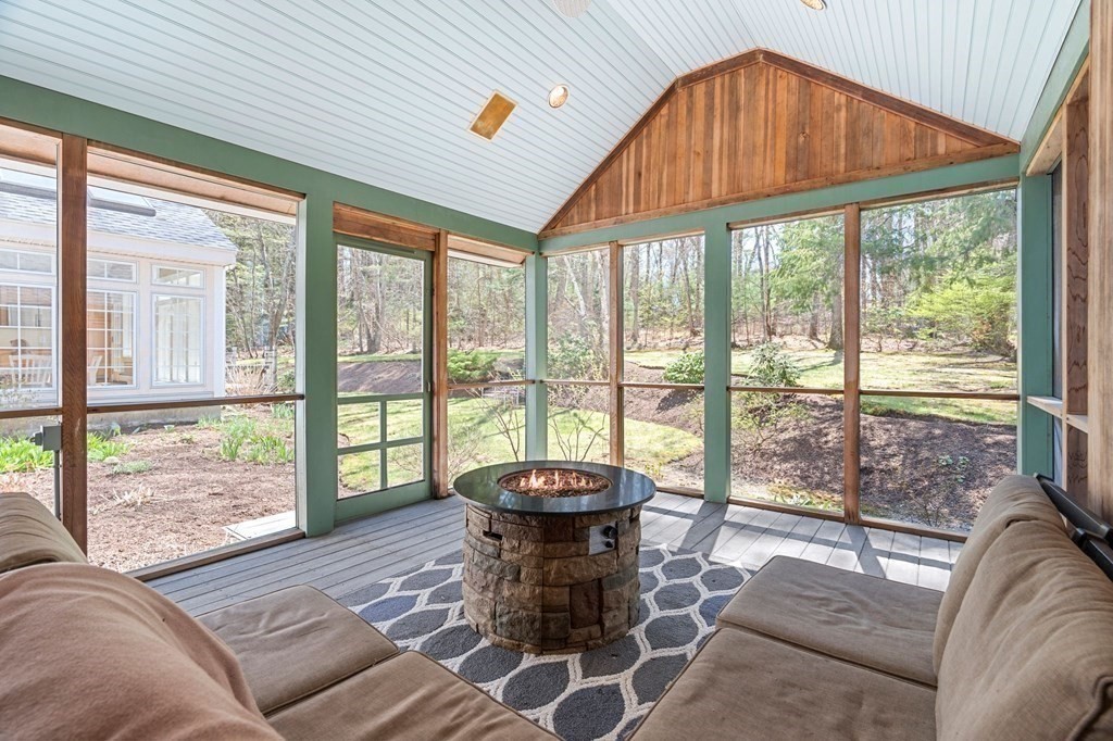 19 Sedgemeadow Rd