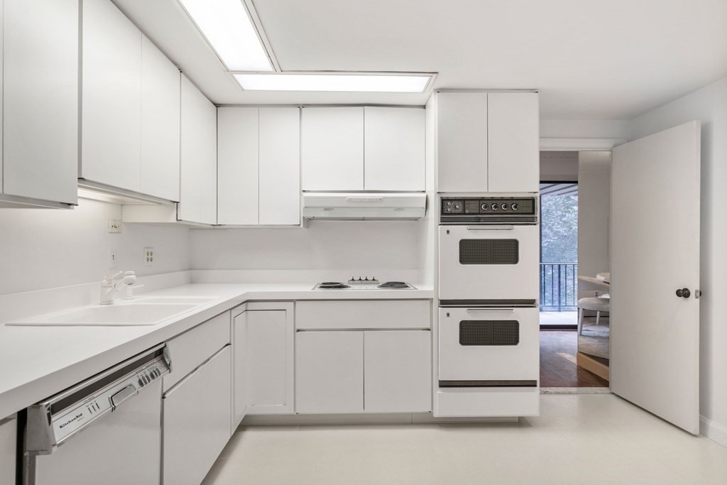 85 Grove St # 303