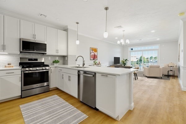320 Middlesex Ave # F105