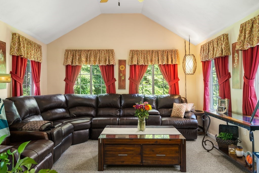 58 Village Cir # 58