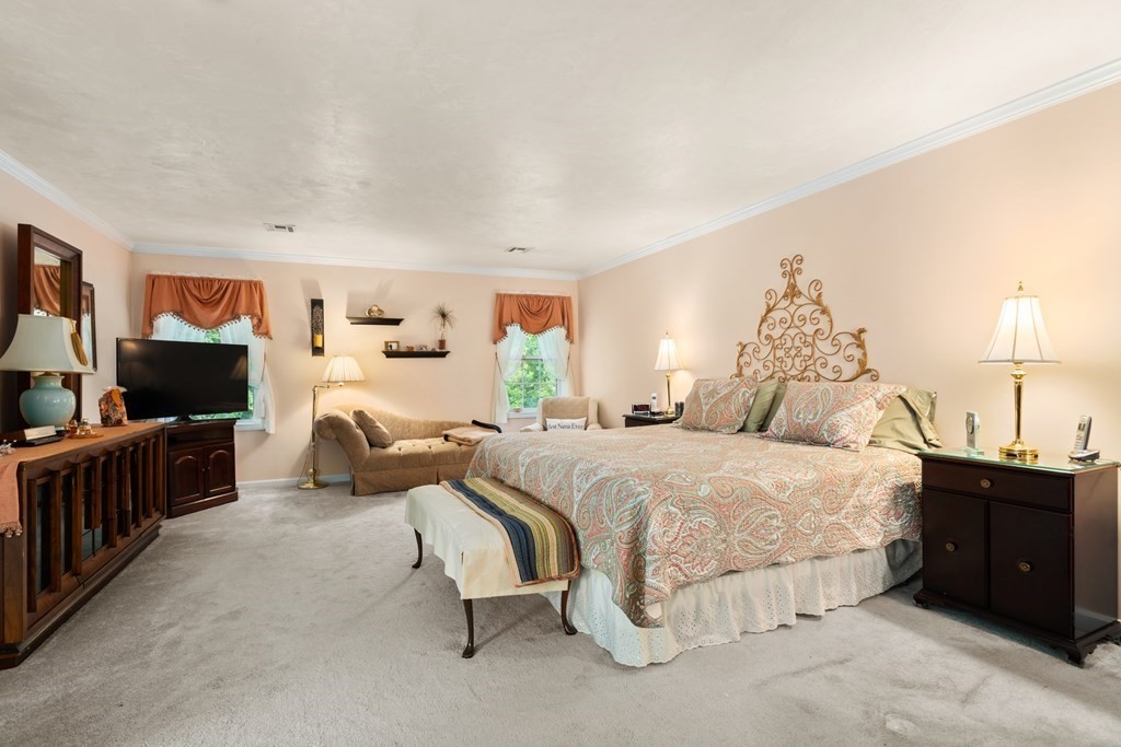 58 Village Cir # 58