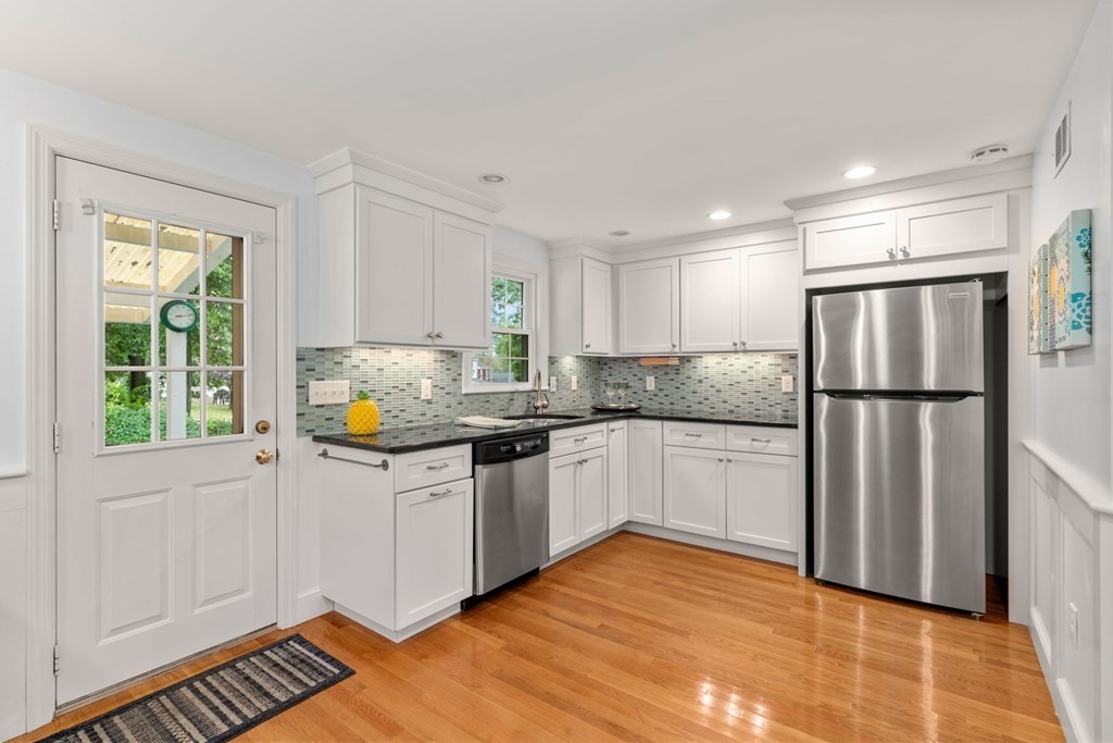 137 Ledgewood Rd