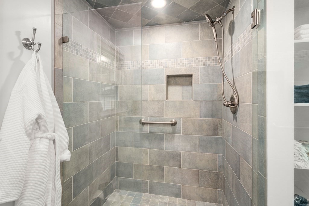 137 Ledgewood Rd